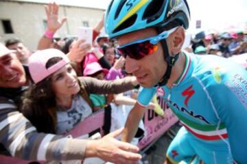 Vincenzo Nibali en Catanzaro, salida de la cuarta etapa.