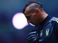 Soccer Football - Liga MX - Final - Second Leg - Toluca v Tigres UANL - Estadio Nemesio Diez, Toluca, Mexico - December 14, 2025 Tigres UANL's Nahuel Guzman during the shoot-out REUTERS/Eloisa Sanchez