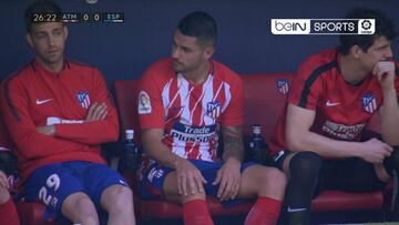 Vitolo en el banquillo.