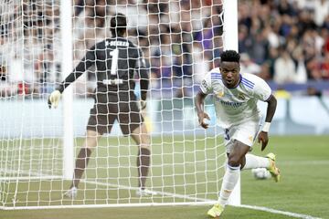 Vinicius celebra el 0-1 al Liverpool.