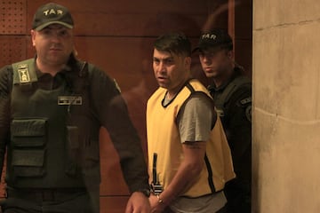 El pasado martes en Bolivia fue detenido el ex delantero de la Universidad Católica, Luis Núñez, quién estuvo 481 prófugo de la justicia. Está acusado de participar en un homicidio en la población La Legua en el 2018.