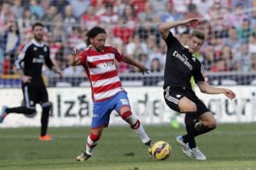 Manuel Iturra participó en la goleada que recibió el Granada ante el Real Madrid.