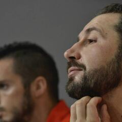 Machín: "Un día yo hago las preguntas y vosotros el once"