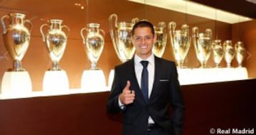 Primer d¨ªa de Chicharito en Madrid