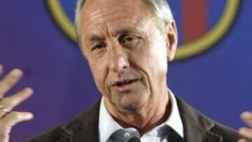 Cruyff: "Mourinho no es un entrenador de fútbol..."