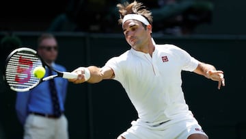 Federer cambia Nike por Uniqlo y barre a Lajovic en su debut