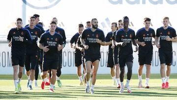 Los jugadores del Real Madrid, en el entrenamiento de este martes.