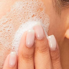 El limpiador facial CeraVe que elimina la grasa e hidrata la piel