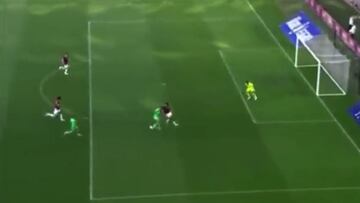 "Es un argentino que no nada bien, Emiliano bajo el agua..."