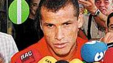 CANSADO Y HUNDIDO. Rivaldo regresó con la moral muy baja.