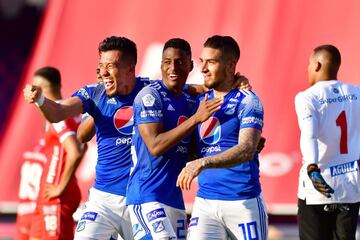 El equipo de Alberto Gamero se impuso por 2-1 ante América de Cali en el juego de ida de los cuartos de final de la Liga BetPlay. Fernando Uribe y Cristian Arango anotaron por Millonarios; Yesus Cabrera descontó para el equipo vallecaucano.
