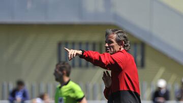 28/04/19 PARTIDO SEGUNDA B ATL BALEARES - VALENCIA MESTALLA ENTRENADOR VISITANTE CHEMA SANZ