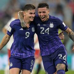 Who will Argentina play against in the Round of 16 of the 2022 World Cup?