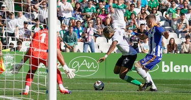 Aprobados y suspensos del Racing ante la Ponferradina: otra vez destacan Íñigo y Pombo