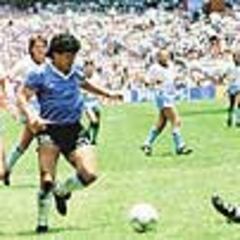Maradona consiguió el mejor gol de un Mundial