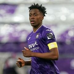 Lokonga, cerca del Sevilla