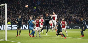 Jugada del gol anulado a Tagliafico por el VAR.