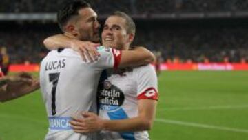 Alex Berganti&ntilde;os y Lucas P&eacute;rez celebran el empate ante el Bar&ccedil;a.