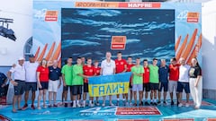 El Rey Felipe saluda a los jóvenes ucranianos que participan en los talleres de la Copa