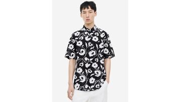 Camisa de manga corta estampada para hombre en las rebajas 2023 de H&M