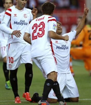 Bacca hizo el primer gol de penal y el segundo de cabeza.