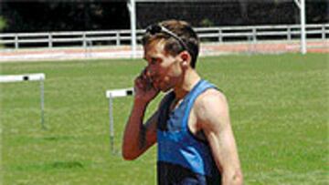 <b>VETADO FUERA DE ESPAÑA.</B> En las actuales condiciones, mientras el Comité de Competición de la RFEA instruye el proceso de Alberto García, el campeón de Europa de 5.000 metros no puede competir fuera de España. Y en España sólo podrá hacerlo si lo permite el juez instructor. El proceso puede durar cinco o seis meses: semejante plazo apartaría a García del Mundial de París, en agosto. La defensa de García se apoyará en la divergencia entre los dos controles de sangre de Lausana, en apenas 48 horas.