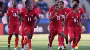 Los jugadores panameños celebran el triunfo en el duelo ante Estados Unidos.
