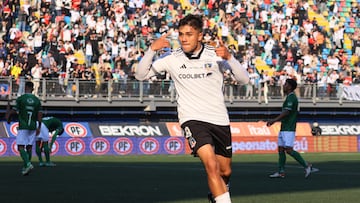 Futbol, Audax Italiano vs Colo Colo.
Fecha 12, campeonato Nacional 2024.
El jugador de Colo Colo Damian Pizarro celebra su gol contra Audax Italiano durante el partido de primera division disputado en el estadio Bicentenario La Florida, en Santiago, Chile.
12/05/2024
Dragomir Yankovic/Photosport
Football, Audax Italiano vs Colo Colo.
12th turn, 2024 National Championship.
Colo ColoÕs player Damian Pizarro celebrates after scoring against Audax Italiano during the first division match held at the Bicentenario La Florida stadium in Santiago, Chile.
12/05/2024
Dragomir Yankovic/Photosport
