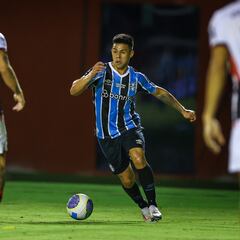 La decisión de Gremio que complica a Alexander Aravena