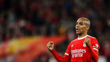 João Mario celebra un gol.