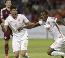 Wijnaldum y Narsingh dan oxígeno a Holanda en Letonia