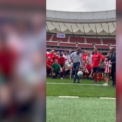 Almeida lo volvió a hacer: otro golpeo de balón 'accidentado'