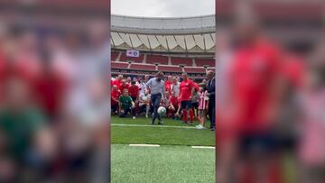 Almeida lo volvió a hacer: otro golpeo de balón 'accidentado'