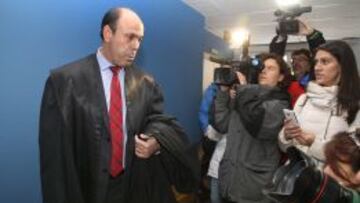 José Rodríguez, abogado de Marta Domínguez, acudió este miércoles a los Juzgados de Palencia. La atleta no se presentó en el juicio.