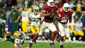 Larry Fitzgerald en la jugada que decidió el partido entre Cardinals y Packers.