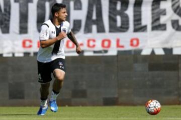 El zaguero paraguayo de Colo Colo recibía $13.853.180 en 2015.