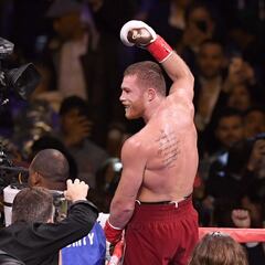 Canelo Álvarez es elegido como el boxeador del año en los BWAA 2021