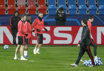 Gareth Bale, Vinicius, Karim Benzema y Santiago Solari.