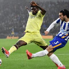 Cucurella deja frío al Arsenal