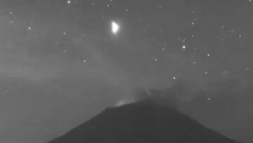 Video: Captan extraño objeto luminoso sobre el volcán Popocatépetl