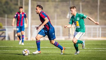 Imagen del partido entre el Atlético Levante y el Marchamalo.