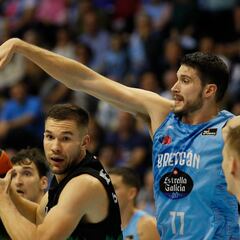 El Breogán despeja las dudas ante un blando Bilbao Basket