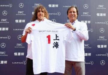 Puyol durante el Laureus Shanghai Football Campus Tour 2015.