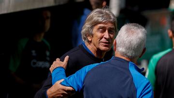 Pellegrini saluda a Aguirre.