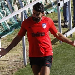 Costa se entrena en el día libre de la plantilla
