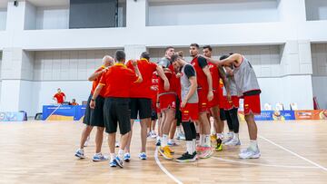 La piña de la Selección en la pista auxiliar del Yakarta Arena