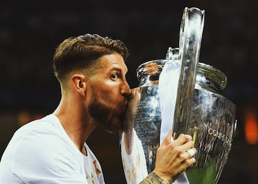 Con Beckenbauer como único central, pocas opciones de aparecer en el once del Dream Team tenía el capitán blanco, que por jerarquía, capacidad de liderazgo y un don para marcar goles claves, es sin duda uno de los mejores defensas de la historia.