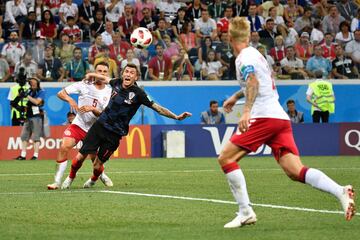 Jonas Knudsen y Mario Mandzukic.