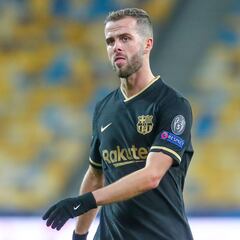 El futuro de Pjanic sigue en el aire
