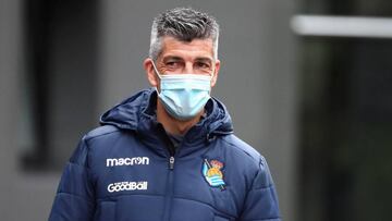 GRAFCAV5566. LASARTE (GIPUZKOA), 12/05/2020.- El técnico de la Real Sociedad, Imanol Alguacil, durante la sesión de entrenamiento que ha realizado el equipo este martes en las instalaciones de Zubieta, en la localidad guipuzcoana de Lasarte.